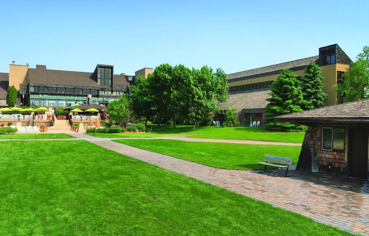 Arrowwood Resort Hotel And Conference Center - Alexandria Exterior photo